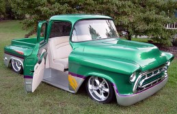 57%20Chevy%20Truck%20on%20Smoothie%20II.jpg