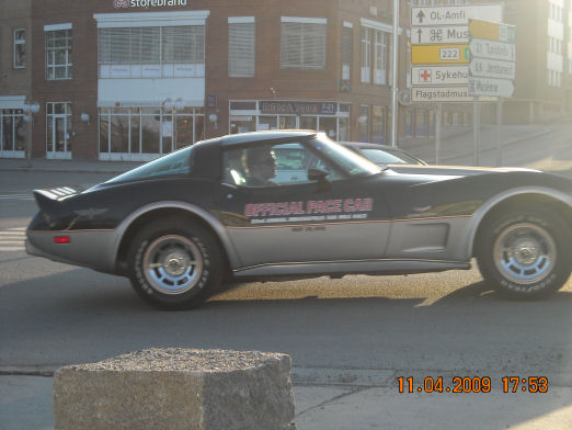 corvette foran lincoln.jpg