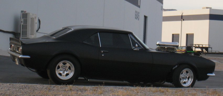67 Camaro utenfor Vegas 2.jpg