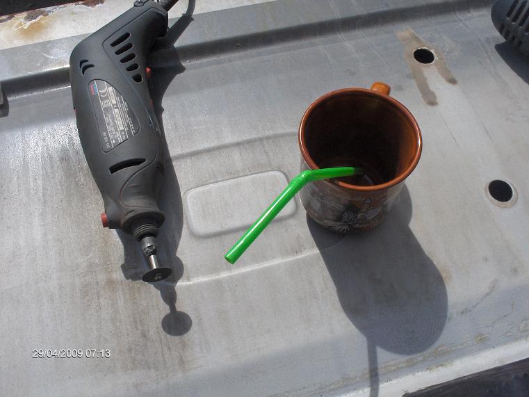 har stadig et hull i læben, men kaffe må jeg ha.JPG