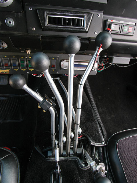hrdp_0809_04_z+1969_dodge_dart+gear_shifters.jpg