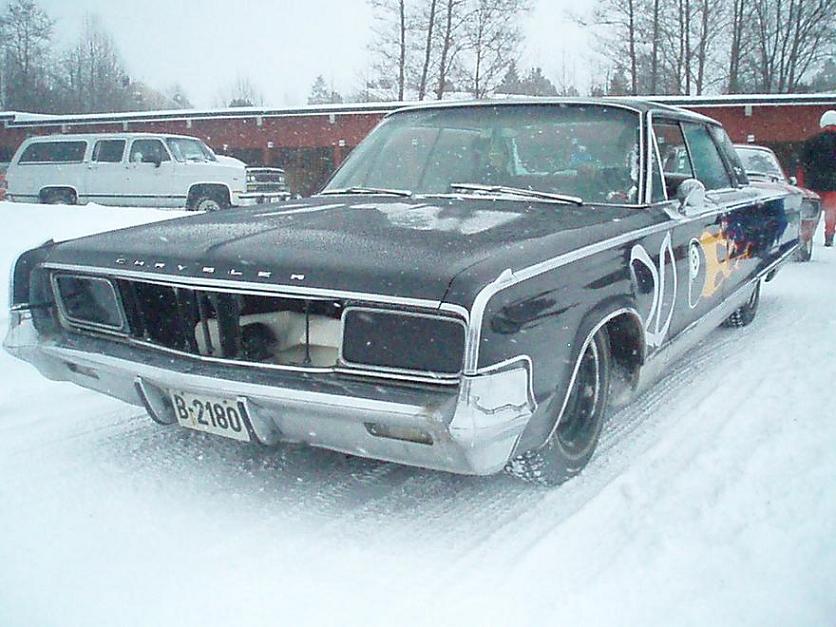 Kala Chrysler 300.JPG