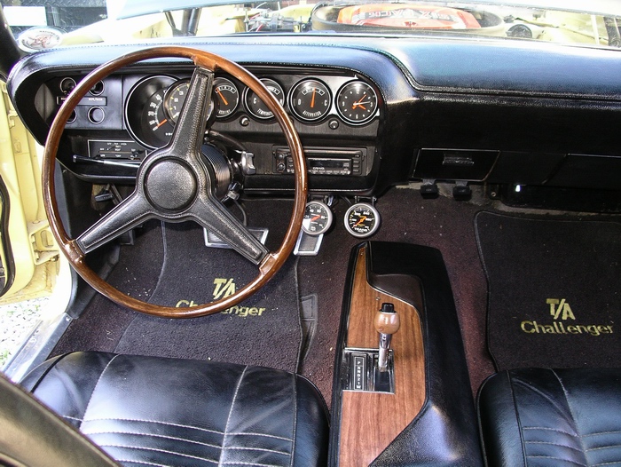 Challenger70TAylw24.jpg
