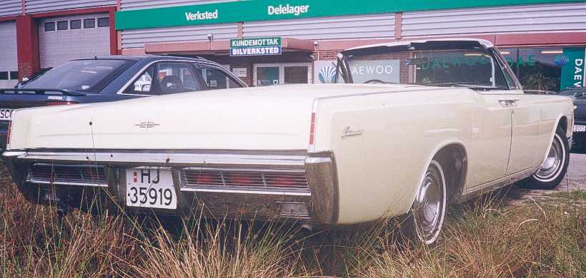 Lincoln Continental Convertible  (2).jpg