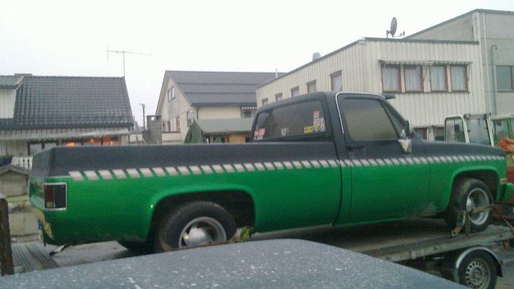 Chevy C-10 (2).jpg