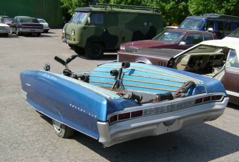 pontiac_bonneville_trailer.jpg