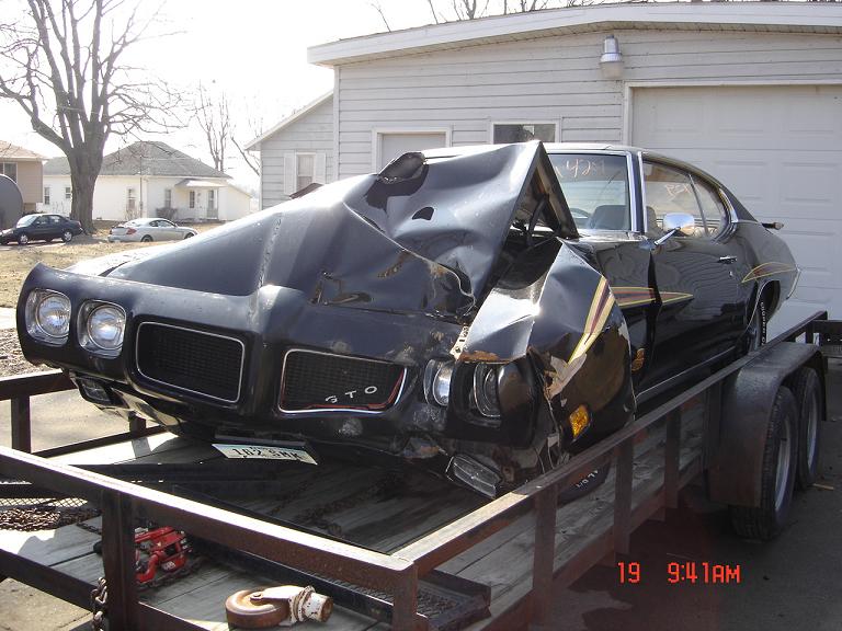 70%20GTO%20wreck%20001small.JPG