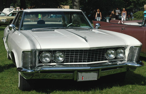 buick_riviera3_r.jpg