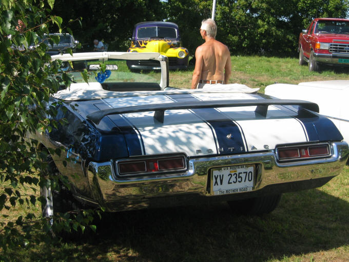 69pontiac003.jpg