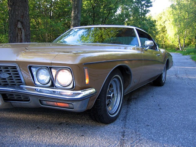 buickriviera.jpg