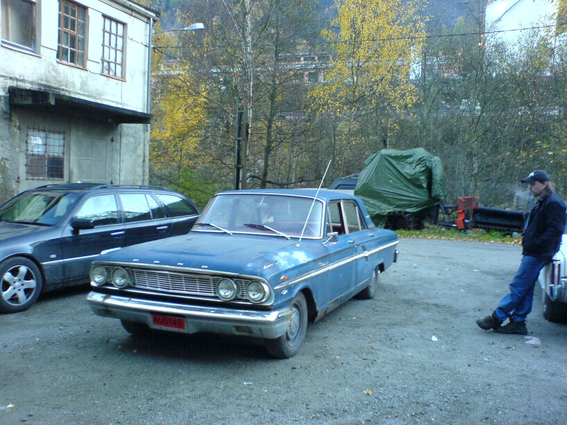 Ford Fairlane  025red.jpg