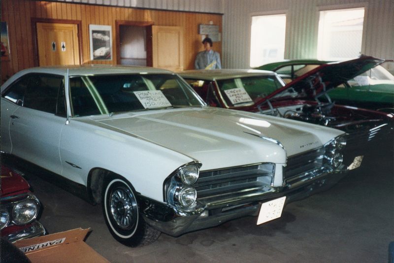 65 Pontiac Bonneville.JPG