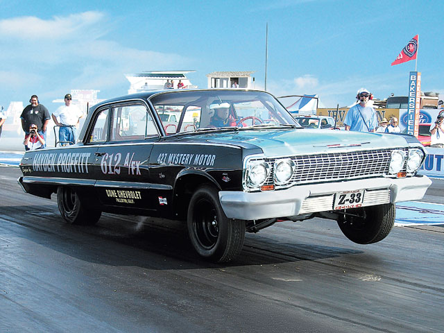 sucp_0703_01_z+1963_chevy_biscayne+front_view.jpg