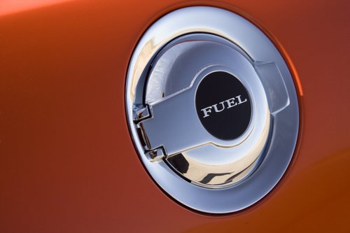 08_challenger_tsr_fuelcap.jpg