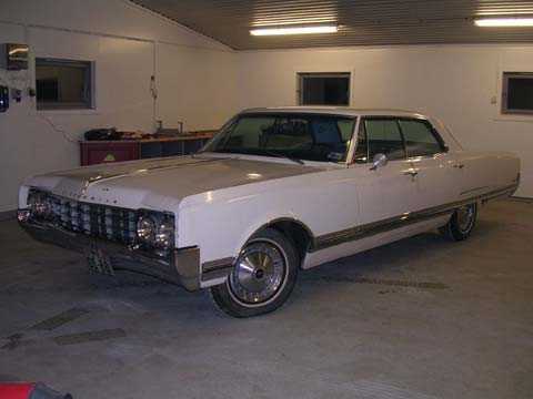 olds ninty eight.jpg