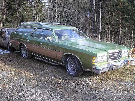 1975 Ford LTD.jpg